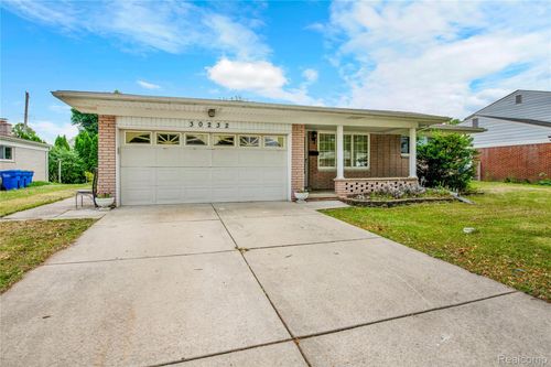 30232 Austin Dr, Warren, MI, 48092-1898 | Card Image