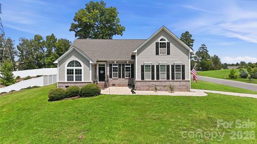 4851 Summerside Dr, Lake Wylie, SC, 29710-9153 | Card Image