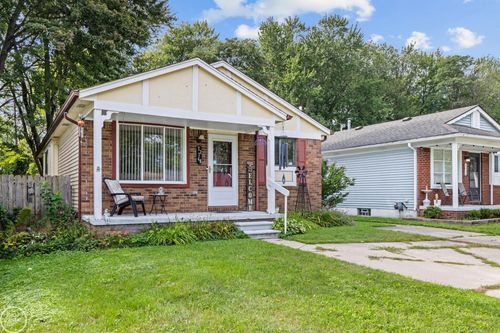 27748 Moran St, Harrison Township, MI, 48045-2929 | Card Image