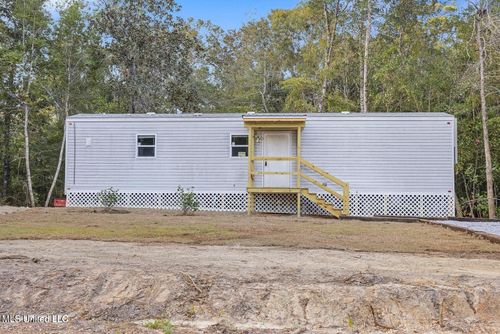 19075 Clearwater Dr, Kiln, MS, 39556 | Card Image