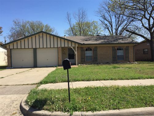 6936 Declaration St, Watauga, TX, 76148-1944 | Card Image