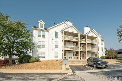 e-1445 Whispering Creek Dr, Ballwin, MO, 63021-8466 | Card Image