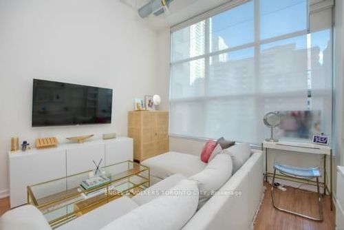 303-135 Dalhousie St, Toronto, ON, M5B2S1 | Card Image