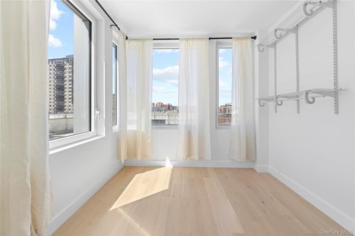 5f-136-18 Maple Ave, Flushing, NY, 11355-3824 | Card Image