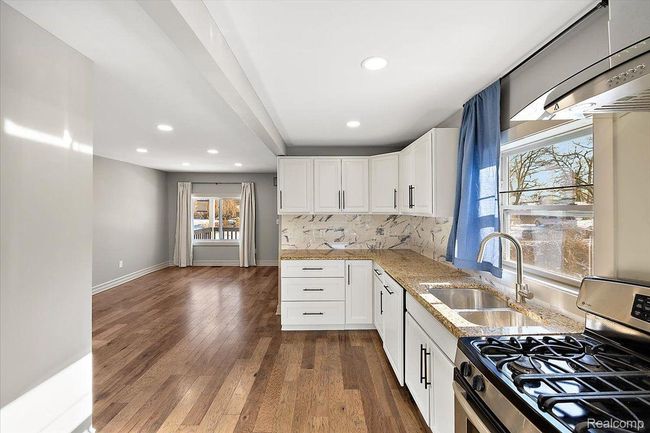 20817 Parkside Blvd, House other with 2 bedrooms, 2 bathrooms and null parking in Ferndale MI | Image 8