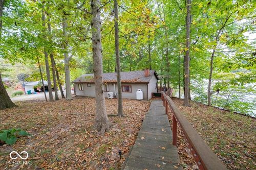 8630 N Briarwood Lake East Dr, Monrovia, IN, 46157-9283 | Card Image