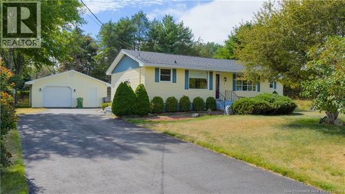 20 Valleyview Dr, Quispamsis, NB, E2E1N7 | Card Image