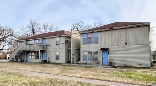 111 Nw Hardt Ave, Topeka, KS, 66608-1838 | Card Image