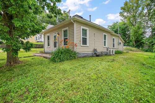 208 Swan St, Le Sueur, MN, 56058-1833 | Card Image