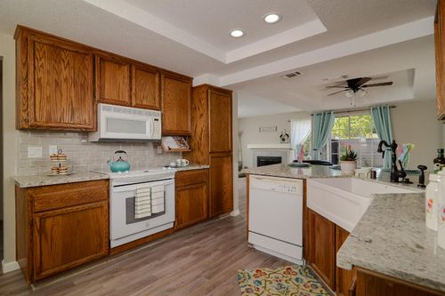 4055 Alex Ln, Carmichael, CA, 95608-6730 | Card Image