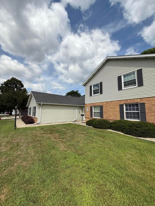 8037 41st Ave, Kenosha, WI, 53142-4595 | Card Image