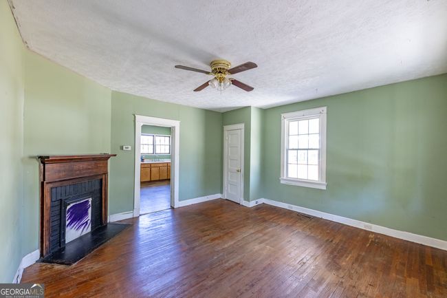 105 N St Sw, House other with 2 bedrooms, 1 bathrooms and 2 parking in Thomaston GA | Image 4