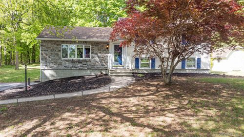 25 Mcallister Dr, Pleasant Valley, NY, 12569-7853 | Card Image