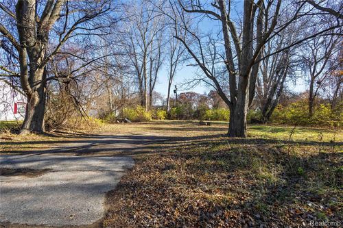 6073 Biddle St, Romulus, MI, 48174-1754 | Card Image