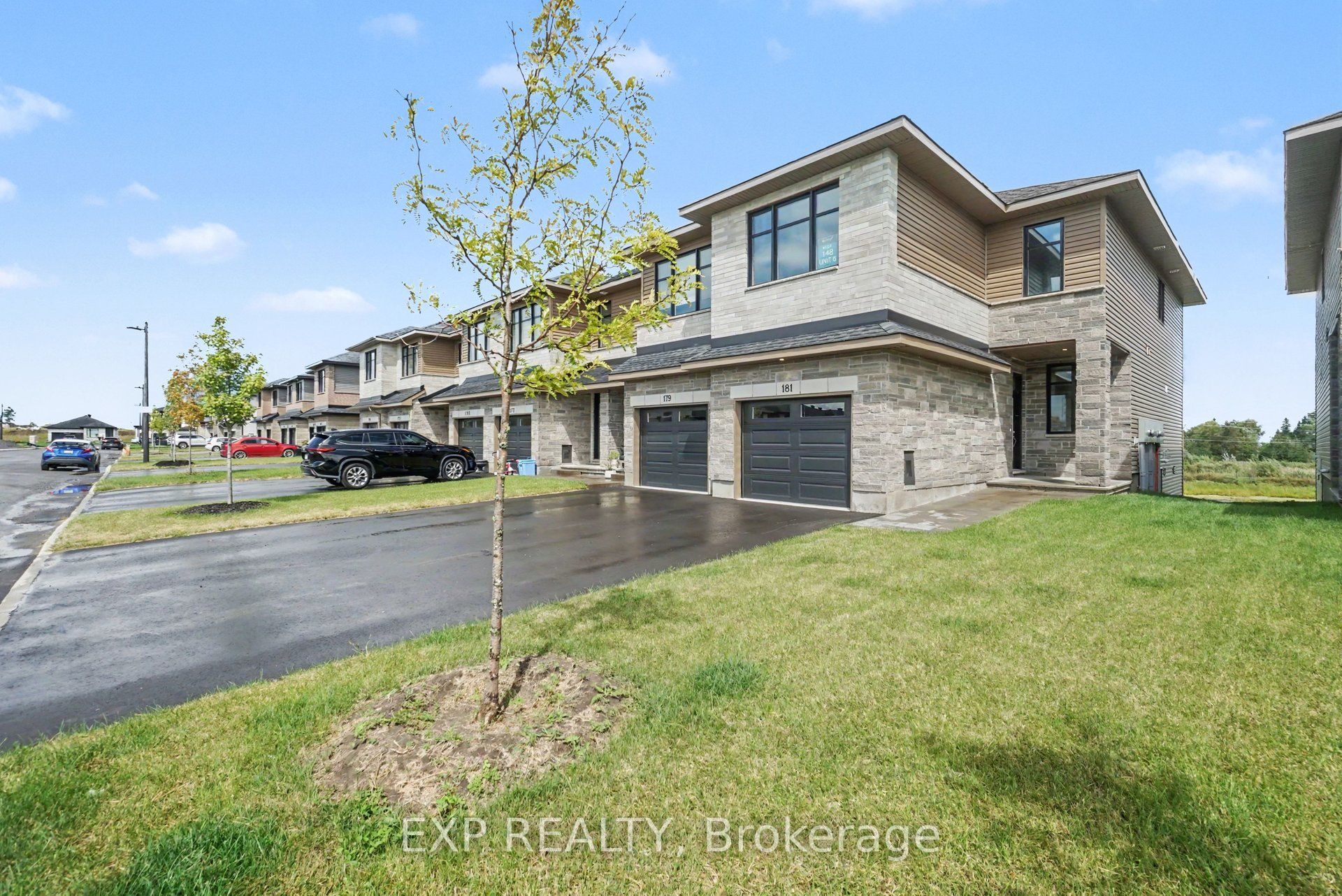 Residential in Stittsville - Munster - Richmond