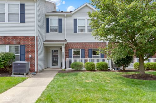 unit-900-12205 Bubbling Brook Dr, Fishers, IN, 46038-5613 | Card Image