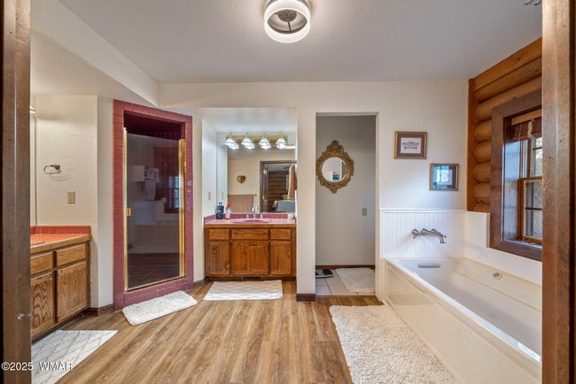 Primary Bathroom | Image 26