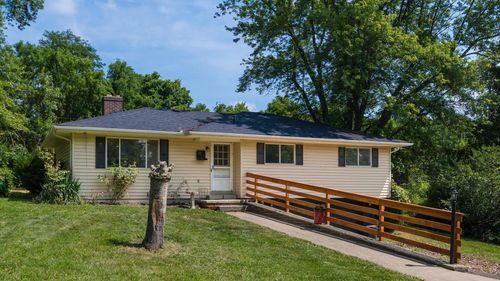 18 Pine Village Dr, Granville, OH, 43023-9248 | Card Image