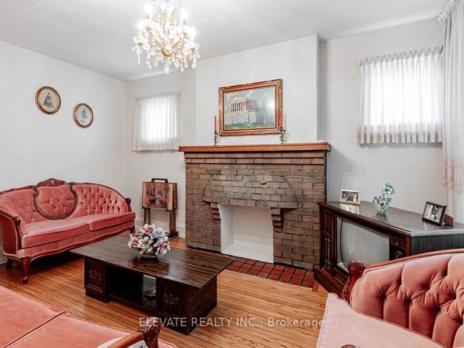76 Appleton Ave, House other with 3 bedrooms, 2 bathrooms and 1 parking in York. ON | Image 6