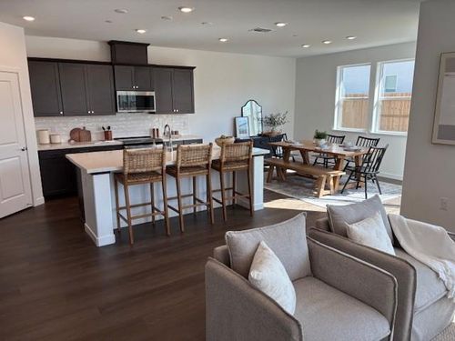 8500 Brushwood Way, Elk Grove, CA, 95624-4596 | Card Image