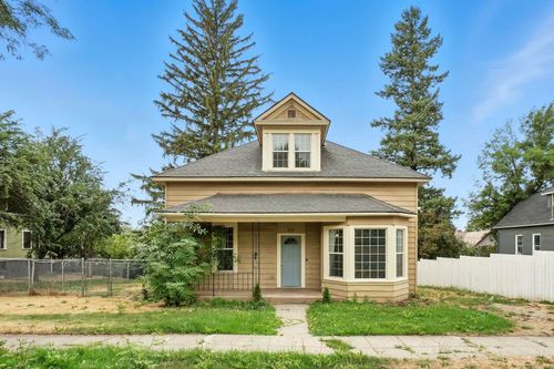 217 S Broadway St, Tekoa, WA, 99033-5105 | Card Image