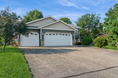 Nice and spacious driveway | Image 3