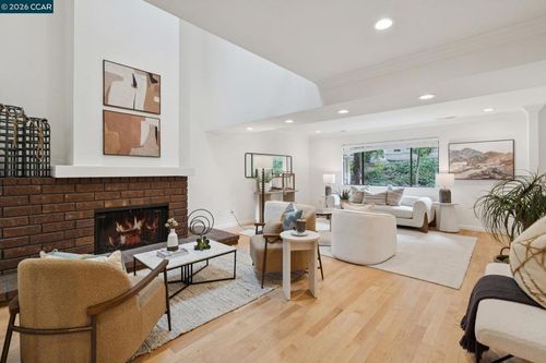 543 Matterhorn Dr, Walnut Creek, CA, 94598-2160 | Card Image