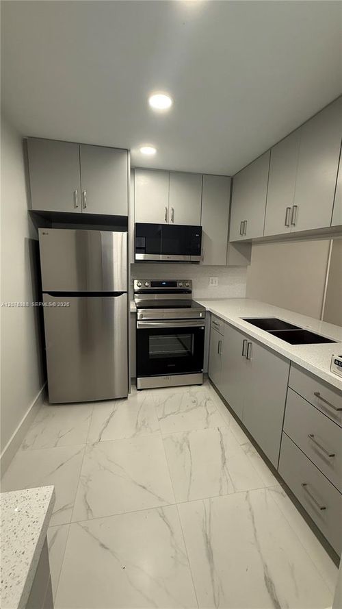 12-24-2750 W 63rd Pl, Hialeah, FL, 33016-4357 | Card Image