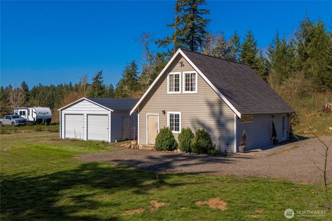 21010 Hobson Rd Se, House other with 3 bedrooms, 3 bathrooms and 7 parking in Yelm WA | Image 6