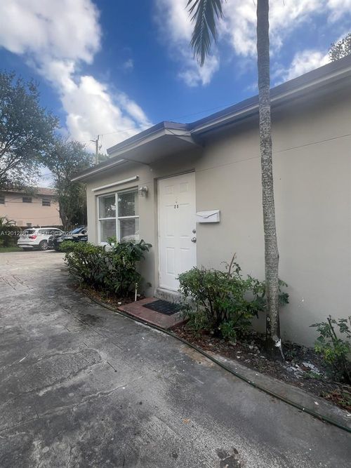 915 N 19th Ave, Hollywood, FL, 33020-3527 | Card Image