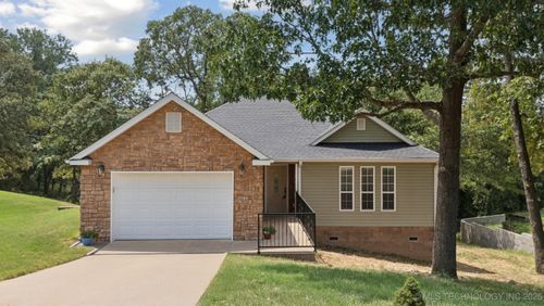 1017 Mayfield Rd, Sand Springs, OK, 74063-8560 | Card Image