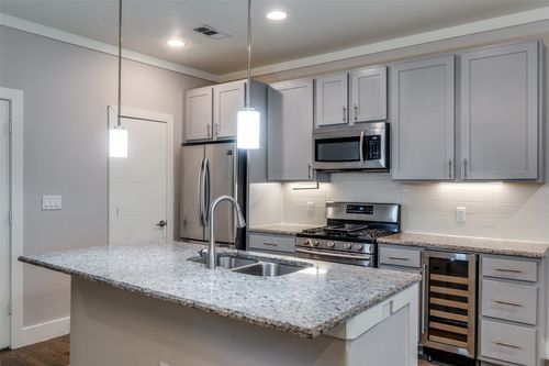 apt-18-4316 Hartford St, Dallas, TX, 75219-2630 | Card Image