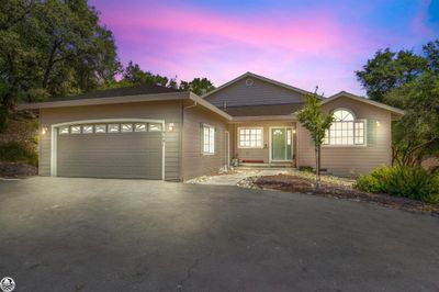 19891 Apple Valley Drive, House other with 4 bedrooms, 2 bathrooms and 3 parking in Sonora CA | Image 1