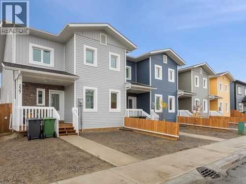 49 Wyvern Ave, Whitehorse, YT, Y1A0T6 | Card Image