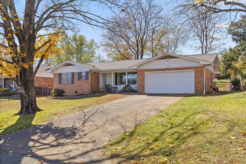 1638 Green Hill Dr, Hixson, TN, 37343-4926 | Card Image