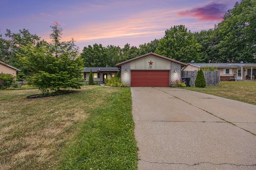 2381 Mapleview St, Grand Rapids, MI, 49508-5135 | Card Image