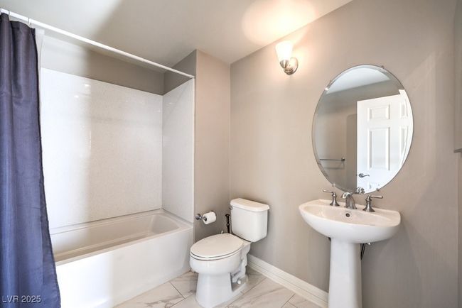 UNIT-810 - 150 Las Vegas Blvd N, Condo with 2 bedrooms, 2 bathrooms and null parking in Las Vegas NV | Image 21