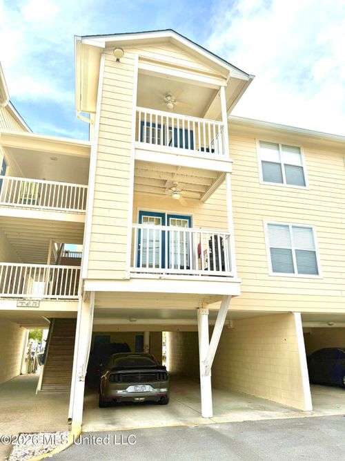 b5-2421 Beachview Dr, Ocean Springs, MS, 39564-9552 | Card Image