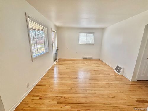 4212 Brouseville Ave, Lincoln Park, MI, 48146-4057 | Card Image