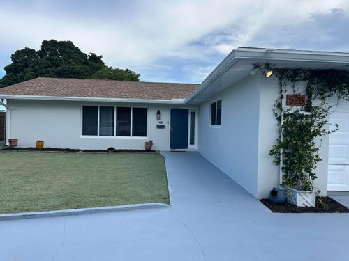528 Date Palm Dr, Lake Park, FL, 33403-3323 | Card Image