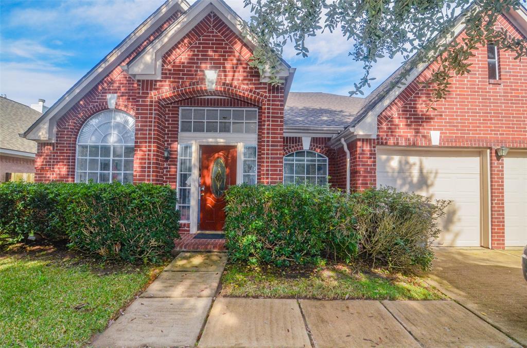 Topaz Trail Dr, Sugar Land, TX 77479