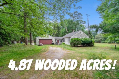 1103 W Mount Garfield Rd, Norton Shores, MI, 49441-6137 | Card Image