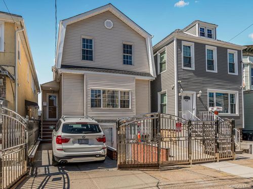 4327 Byron Ave, Bronx, NY, 10466-1607 | Card Image