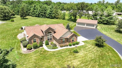 101 Serenity Dr, Alton, IL, 62002-7975 | Card Image