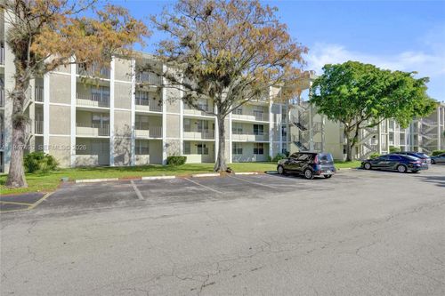 apt-402-2900 Nw 48th Ter, Lauderdale Lakes, FL, 33313-1610 | Card Image