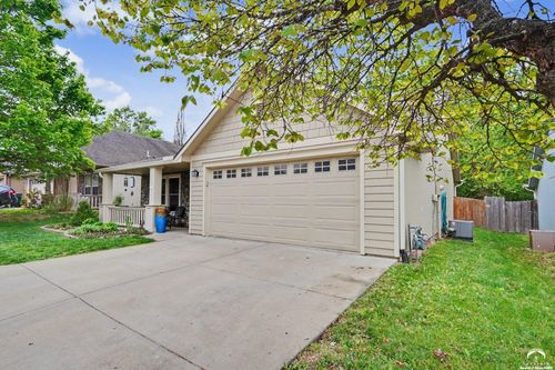 1829 Delaware St, Lawrence, KS, 66044-3766 | Card Image