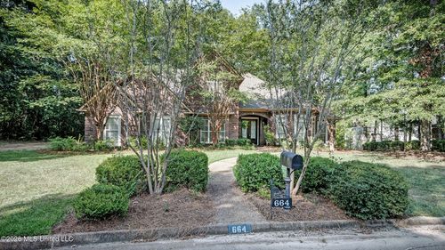 664 Spring Lake Dr, Pearl, MS, 39208-6692 | Card Image