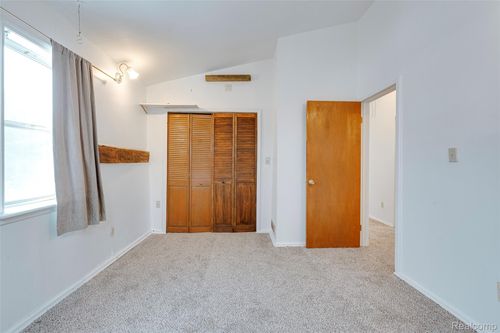 624 Norris St, Ypsilanti, MI, 48198-2824 | Card Image