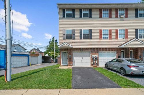 813 E Gordon St, Allentown, PA, 18109-2680 | Card Image