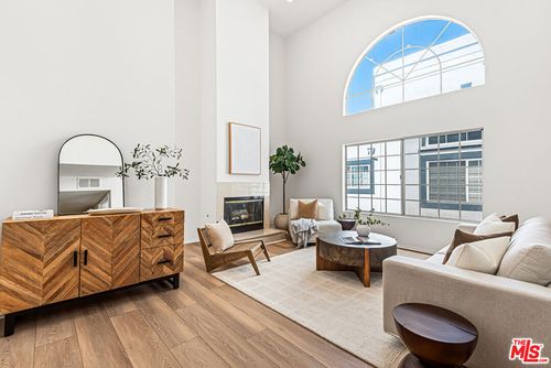 apt-8-3949 Bentley Ave, Culver City, CA, 90232-3900 | Card Image